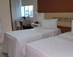 Emirates Hotel & Suites (Santana do Livramento, Brazil)