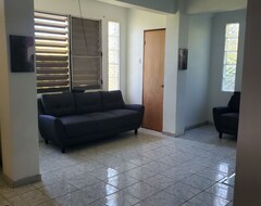 Toàn bộ căn nhà/căn hộ Solar Bungalow Wifi And Parking Close To Beaches (Moca, Puerto Rico)