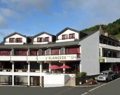 Hotel L'Elancèze (Thiézac, France)