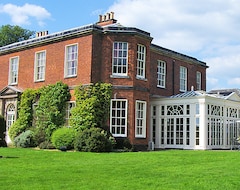 Khách sạn Dovecliff Hall (Burton-upon-Trent, Vương quốc Anh)