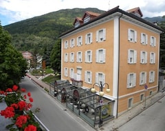 Hotel Villa Regina (Levico Terme, Italy)