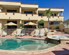 Khách sạn Castillo Blarney Inn (Cabo San Lucas, Mexico)