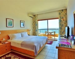 e Hotel- Edde Sands Wellness Resort (Byblos, Líbano)