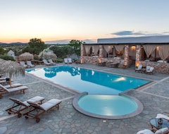 Parosland Hotel (Alyki, Greece)