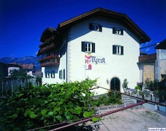 Khách sạn Hotel Tyrol (Auer, Ý)