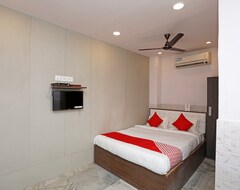 Khách sạn OYO 28085 99 Kombo Stay (Kolkata, Ấn Độ)