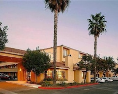 Holiday Inn Express Simi Valley, An Ihg Hotel (Simi Valley, Sjedinjene Američke Države)