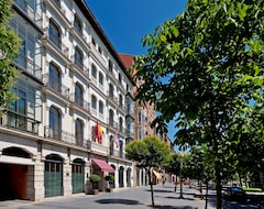 فندق Hotel Recoletos (فالادوليد, أسبانيا)