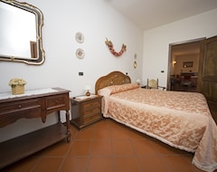 Bed & Breakfast Bisenzio (Capodimonte, Ý)