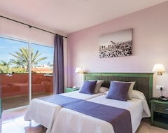 Hotel Oasis Village (Corralejo, Espanha)