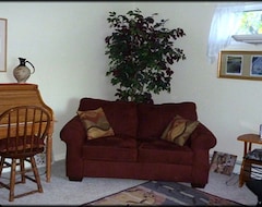 Entire House / Apartment Cozy In To Your Vacation Bungalow In Central Montana (Lewistown, USA)
