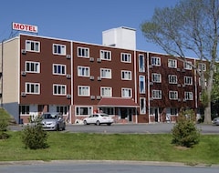 Khách sạn Seasons Motor Inn (Halifax, Canada)