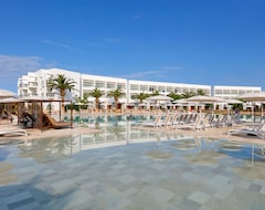 Hotelli Grand Palladium Palace Ibiza Resort & Spa (Playa d'en Bossa, Espanja)