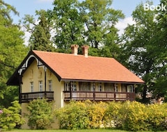 Koko talo/asunto Kavalierhaus Im Rhododendronpark Kromlau (Gablenz, Saksa)
