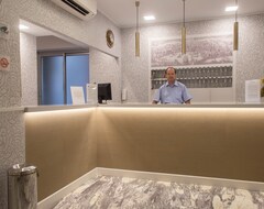 Khách sạn Hotel Vittoria (Genoa, Ý)