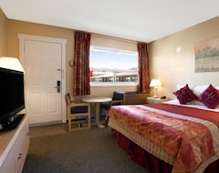 Khách sạn Hotel Classic Comfort (Cornwall, Canada)