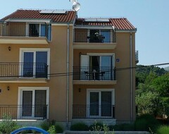 Koko talo/asunto Apartments Iris (Marina, Kroatia)