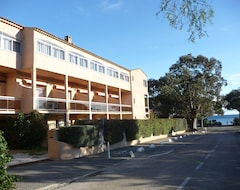 Otel Les Eucalyptus (Cavalaire, Fransa)