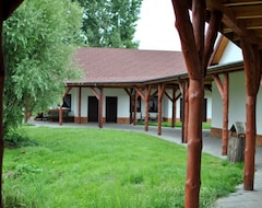 Hotelli Nenufar Club (Koscian, Puola)