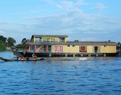 Otel Cosy Houseboats (Alappuzha, Hindistan)