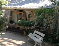 Khách sạn Coral Guest Cottages (Port Alfred, Nam Phi)