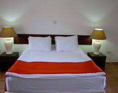Hotel Santoria Holiday Village (Girne, Cyprus)