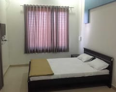 Hotel Anmol Residency (Ahmednagar, India)