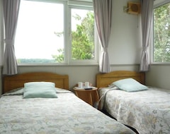 Bed & Breakfast Pension Wani-No-Ie (Abashiri, Japón)
