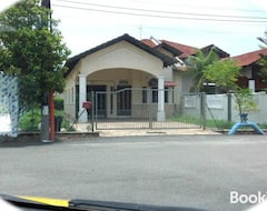 Toàn bộ căn nhà/căn hộ Addeen Homestay (Kuala Kemaman, Malaysia)