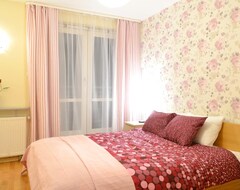 Apart Otel Apartament W Babka Tower (Varşova, Polonya)