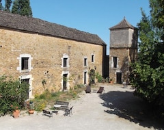 Khách sạn Domaine De Nesvres (Saint-Désert, Pháp)