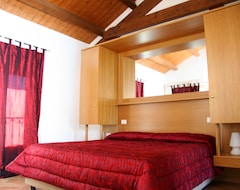 Bed & Breakfast Residence Gli Ulivi (Castel di Lama, Ý)