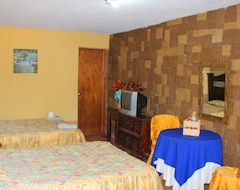 Hotel Paz en la Tormenta (Sumpango, Gvatemala)