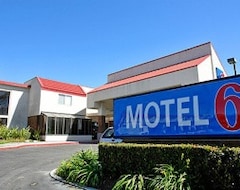 Hotel Motel 6 Irvine - Orange County Airport (Santa Ana, Sjedinjene Američke Države)