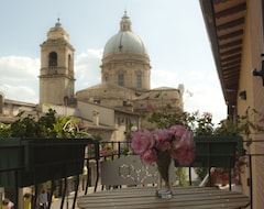 Hotel Camere la Basilica (Assisi, Italija)
