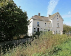Tüm Ev/Apart Daire Luxury cottage with fireplace on the Sauer at Bastogne (Fauvillers, Belçika)