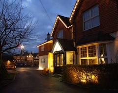 Corner House Hotel Gatwick With Holiday Parking (Horley, Reino Unido)