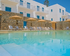 Hotel Ostria (Gavrio, Greece)