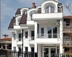 Otel Villa Veron (Ohri, Kuzey Makedonya Cumhuriyeti)