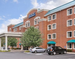 Otel Comfort Inn & Suites (Brentwood, ABD)