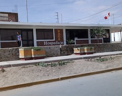 Hotel Hospedaje Racs (Paracas, Peru)