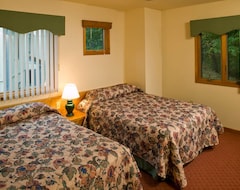 Hotel A wooded wonderland! (East Stroudsburg, Sjedinjene Američke Države)