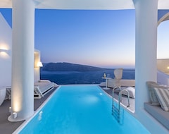 Hotel Charisma Suites (Oia, Greece)