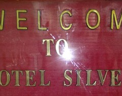 Hotel OYO 4129 Silver7 (Lucknow, India)