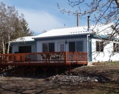 Entire House / Apartment Lakefront Cabin On Duck Lake Near Glacier National Park, Great Fishing & Hiking! (Babb, USA)