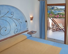 Hotel Resort Cala di Falco (Cannigione, Italia)