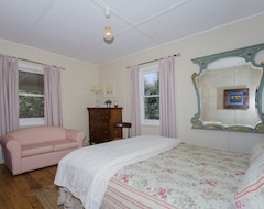 Khách sạn Cupitts Cottage (Sydney, Úc)