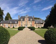 Guesthouse Chateau de Vauchelles (Vauchelles-lès-Domart, France)