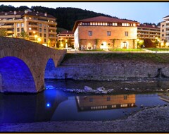 Hotel Dolarea (Beasain, Spain)