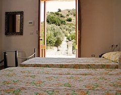 Bed & Breakfast Patitiri (Santa Teresa di Riva, Ý)